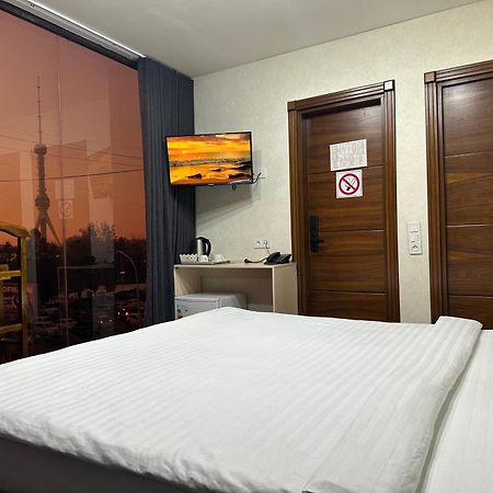 Friday Hotell Tasjkent Eksteriør bilde