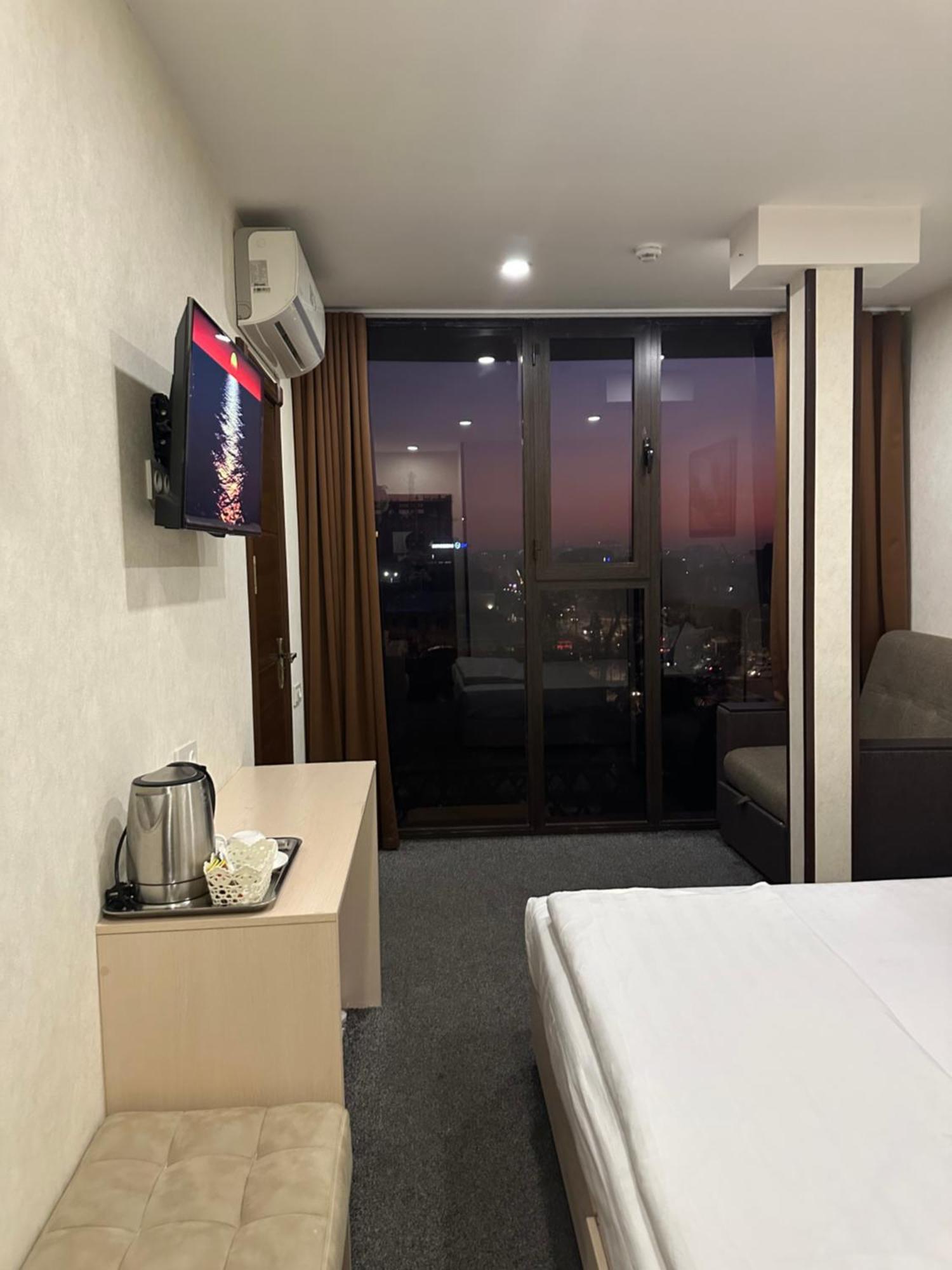 Friday Hotell Tasjkent Eksteriør bilde